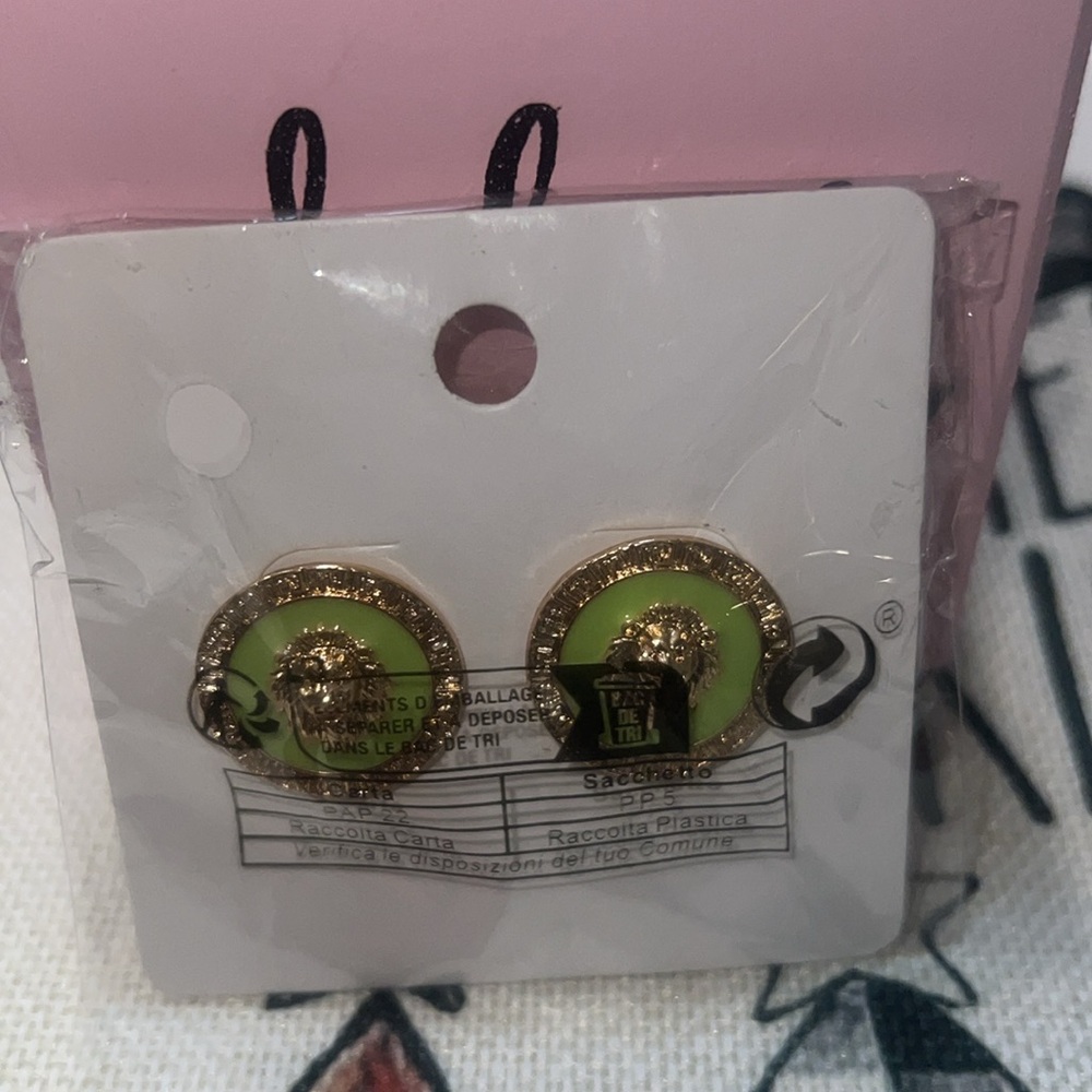 NWT Green Lion Head Stud Earrings! Gold Tone Round Button. Luxury Leo. Versace - Picture 9 of 10